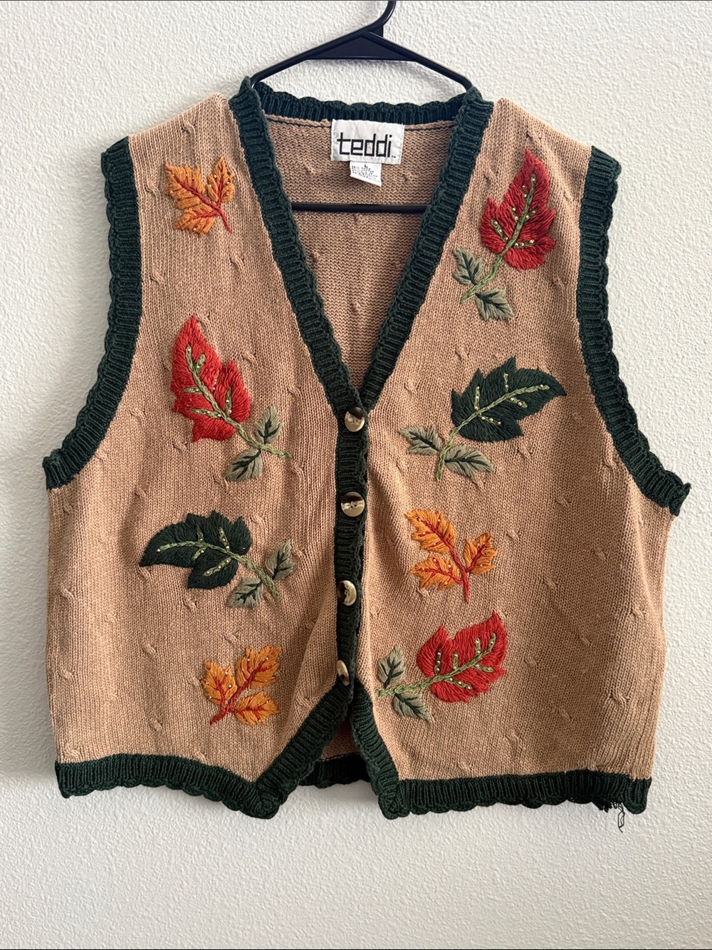 TEDDI Embroidered Floral Leaf Button Front Sweater Vest – Large